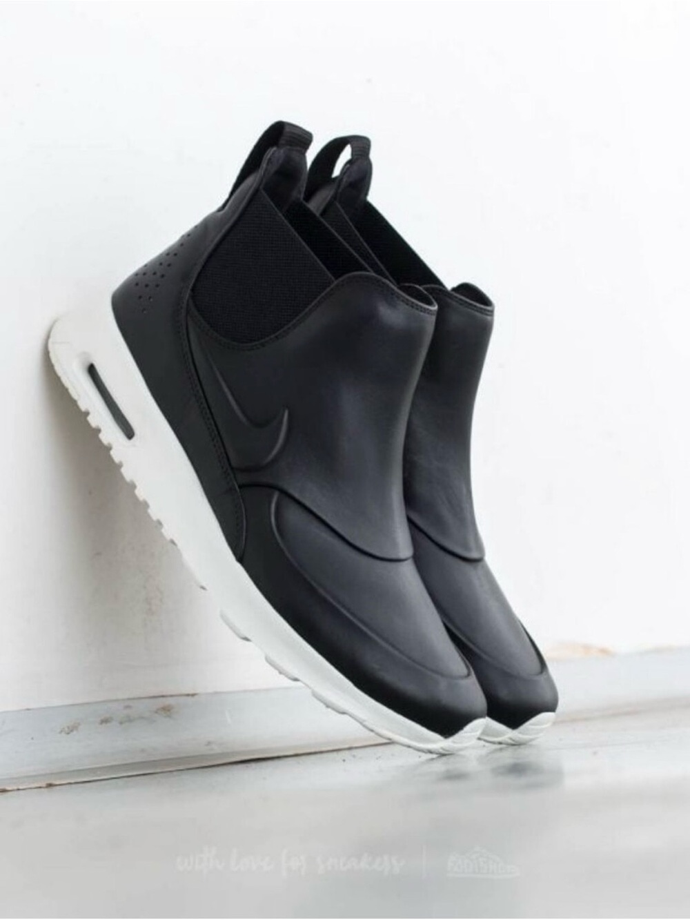 Nike Air Max Thea Mid Black Leather Slip On Chelsea Training Sneaker Boots 6.5
